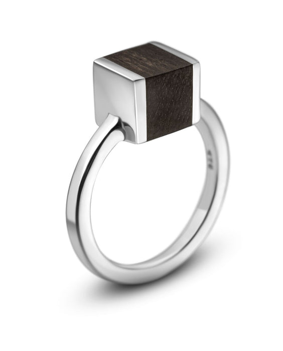 Tribute ring to Luis Barragán. .925 silver and cueramo wood